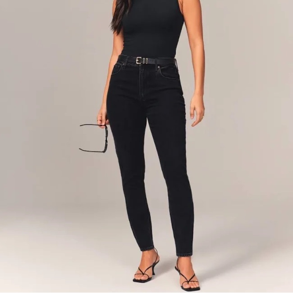 NWT Abercrombie & Fitch Curve Love High Rise Black Skinny Jean. Size 34/18s